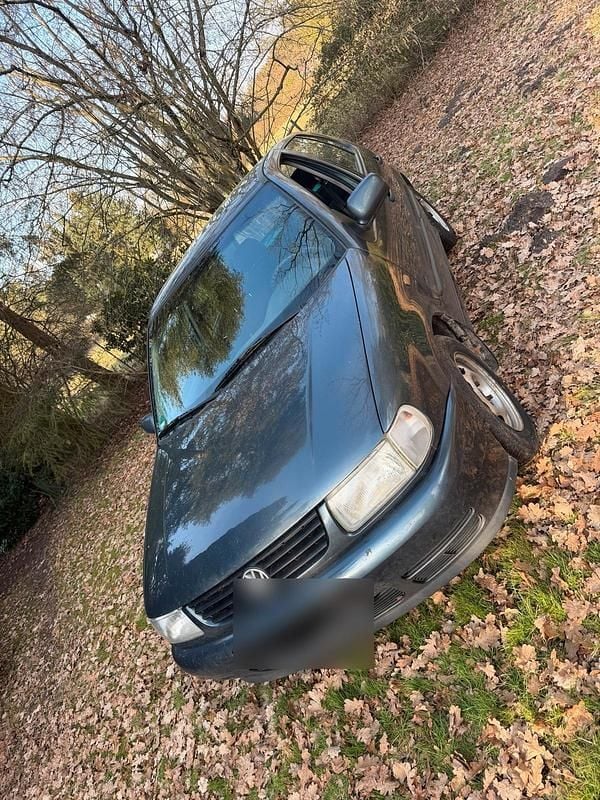 Gebraucht VW Polo 60 PS (44 kW) 1999 Schwarz Kleinwagen