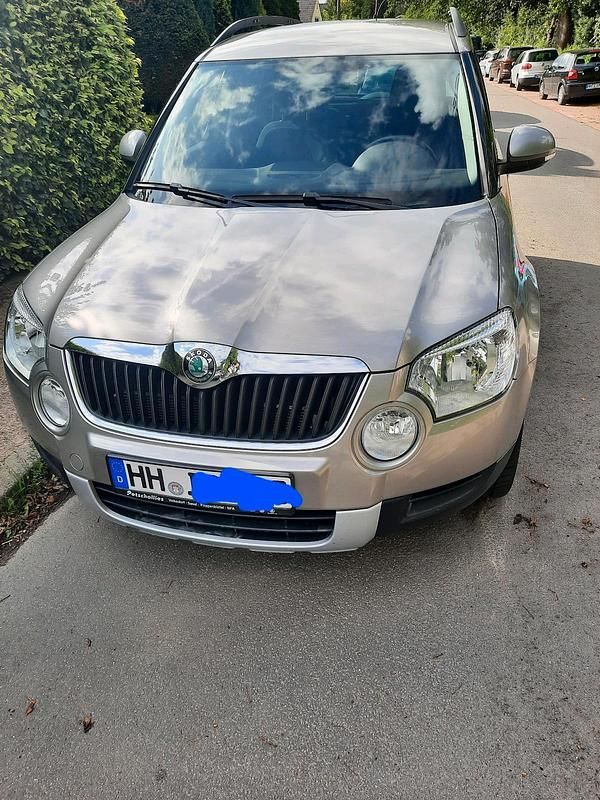 Beige Gebraucht 2012 Skoda Yeti Ambition SUV | 6.800 € (Fairer Preis) - Bild 1/4