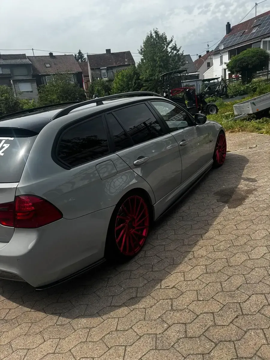 Gebraucht BMW 320 170 PS (125 kW) 2009 Grau Kombi