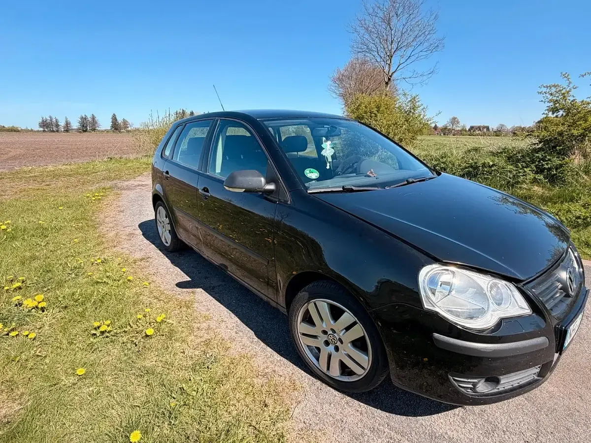 Käytetty VW Polo 64 HP (47 kW) 2007 Musta Viistoperä