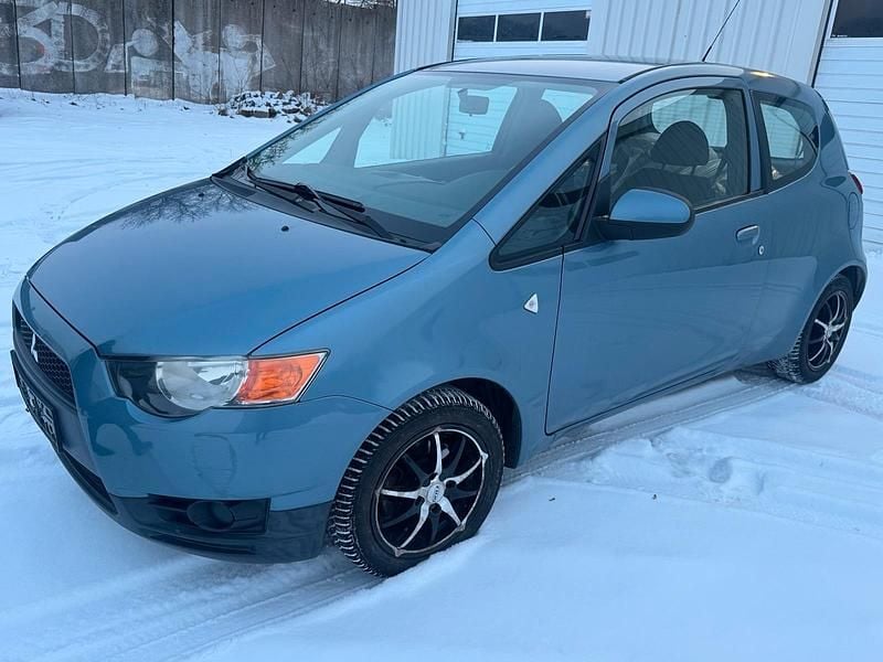 Gebraucht Mitsubishi Colt 95 PS (69 kW) 2009 Blau Kleinwagen