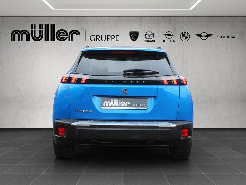 Gebraucht Peugeot e-2008 Allure 100 kW (136 PS) 2021 Blau SUV