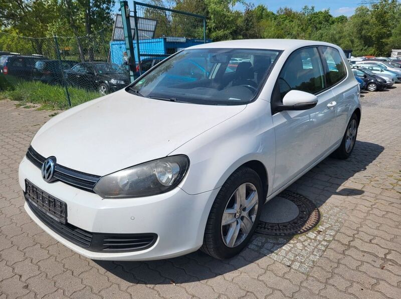 Weiß Gebraucht 2009 VW Golf VI Comfortline Limousine | 2.500 € (Superpreis) - Bild 1/4