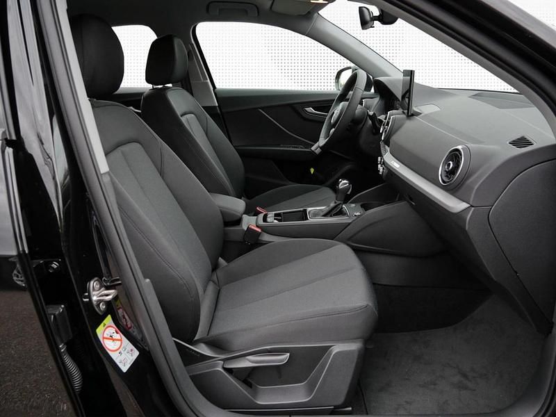 Gebraucht Audi Q2 Advanced Plus 150 PS (110 kW) 2024 Brillantschwarz SUV