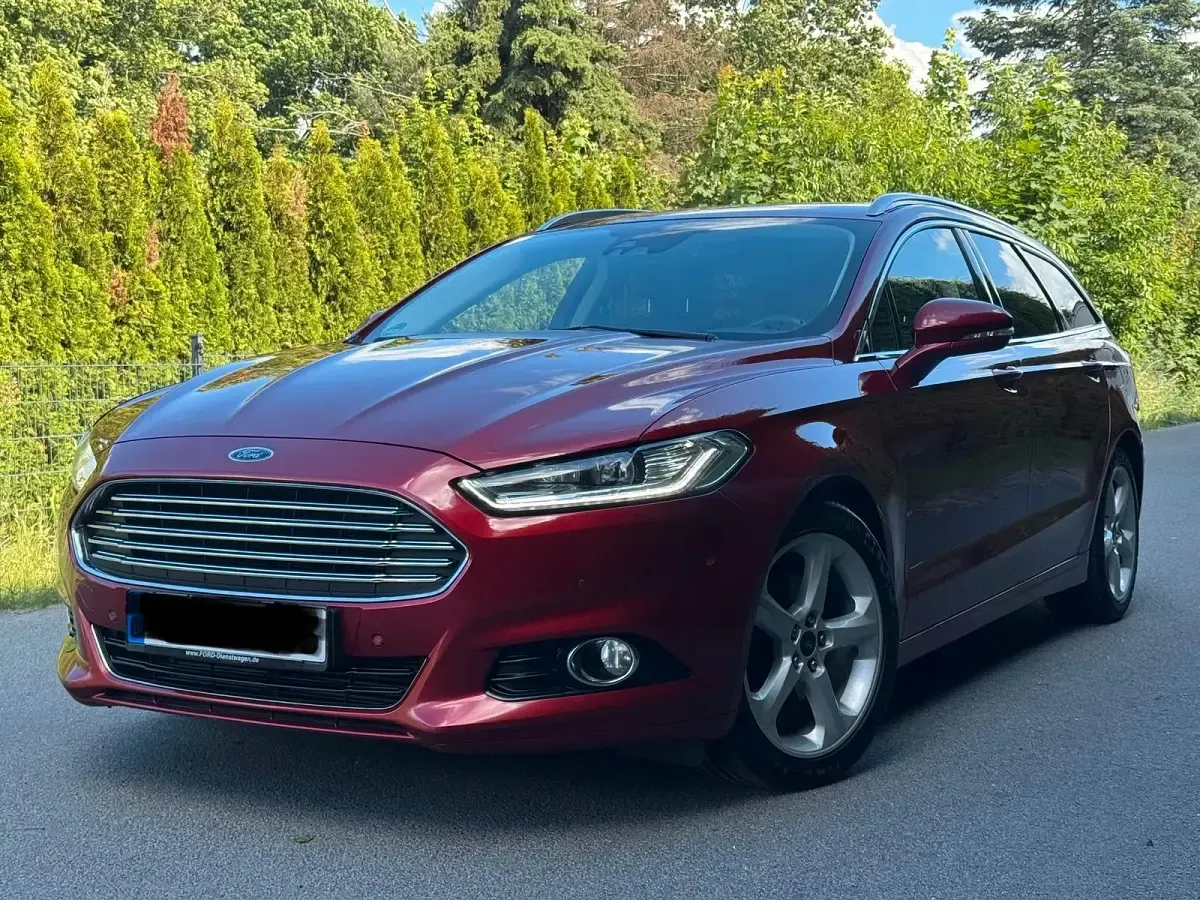 Gebraucht Ford Mondeo Titanium 180 PS (132 kW) 2016 Rot Kombi