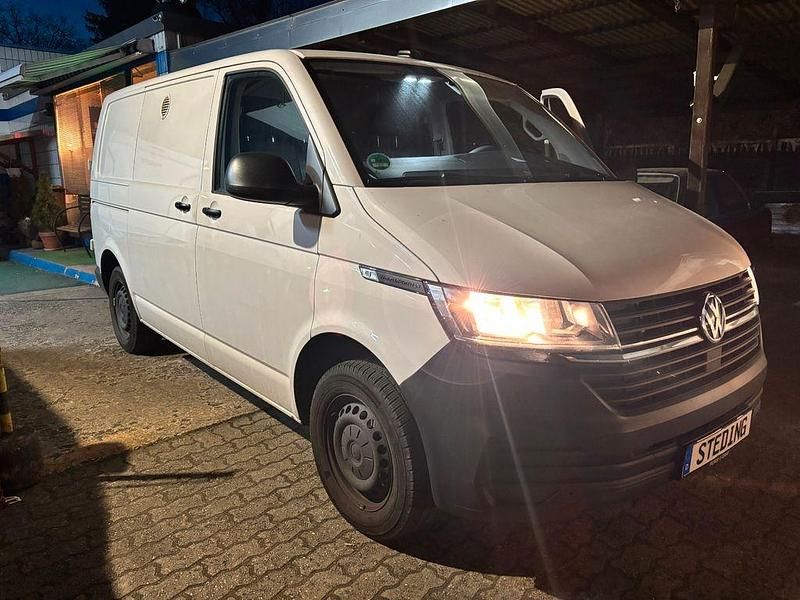 Candyweiß Gebraucht 2021 VW Transporter Van | 22.350 € (Guter Preis) - Bild 1/4