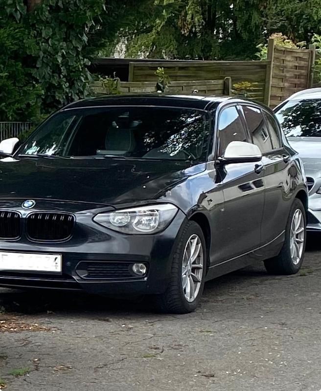 Schwarz Gebraucht 2011 BMW 118 Kleinwagen | 4.000 € (Superpreis) - Bild 1/2