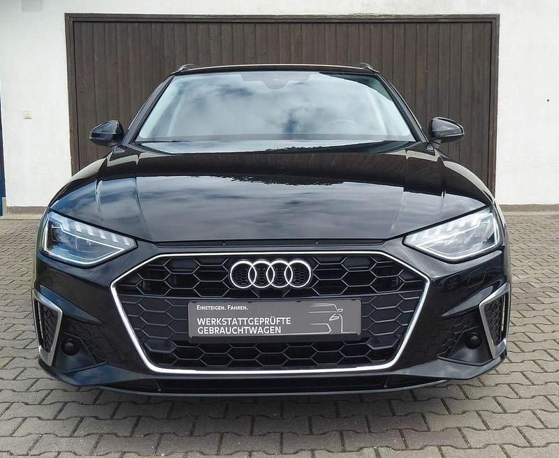 Second-hand Audi A4 S-Line 204 CP (150 kW) 2023 Negru Break