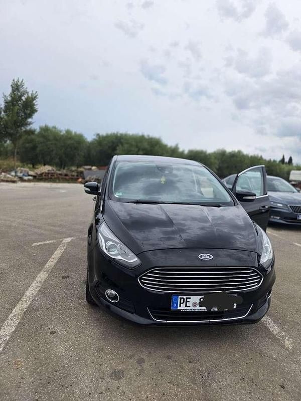 Schwarz Gebraucht 2018 Ford S-MAX Business Edition Van / Kleinbus | 14.850 € (Fairer Preis) - Bild 1/4