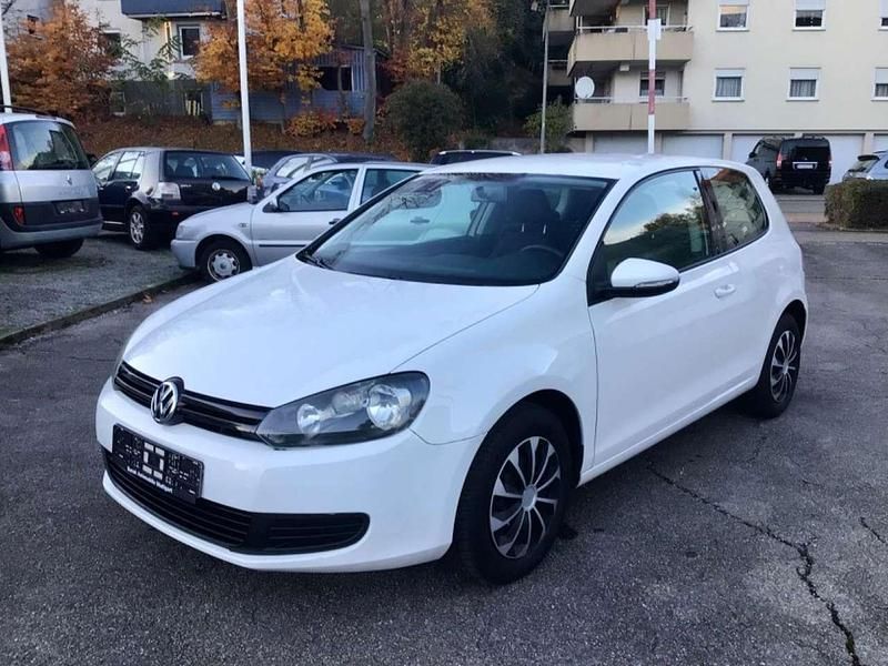 Weiß Gebraucht 2009 VW Golf VI Trendline Limousine | 3.950 € (Fairer Preis) - Bild 1/4
