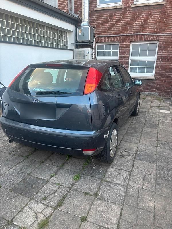 Gebraucht Ford Focus 101 PS (74 kW) 2003 Grau Kleinwagen