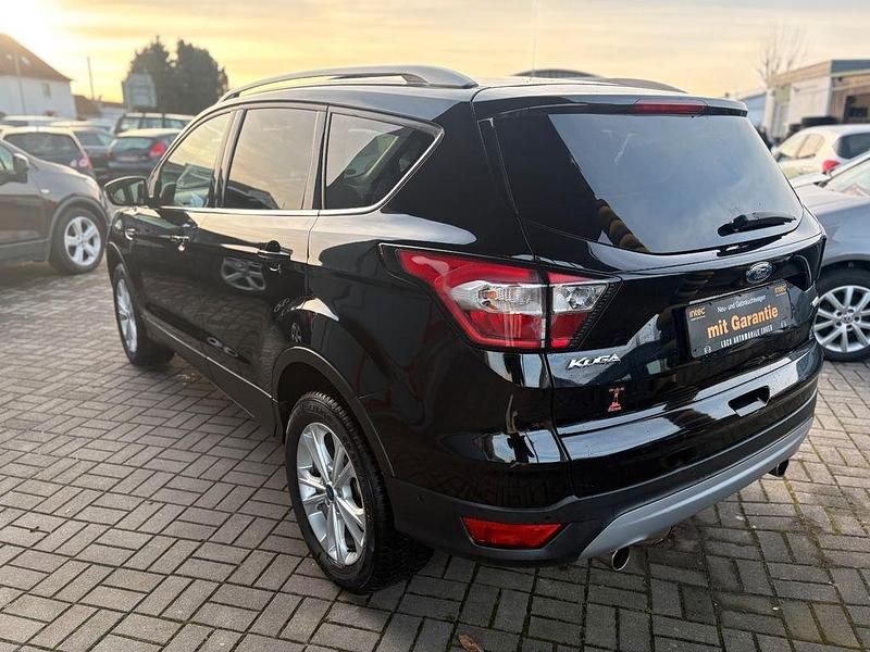 Gebraucht Ford Kuga Titanium 150 PS (110 kW) 2017 Schwarz SUV