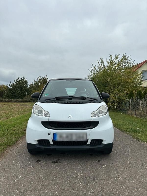 Weiß Gebraucht 2011 Smart ForTwo Coupé Kleinwagen | 2.999 € (Guter Preis) - Bild 1/4