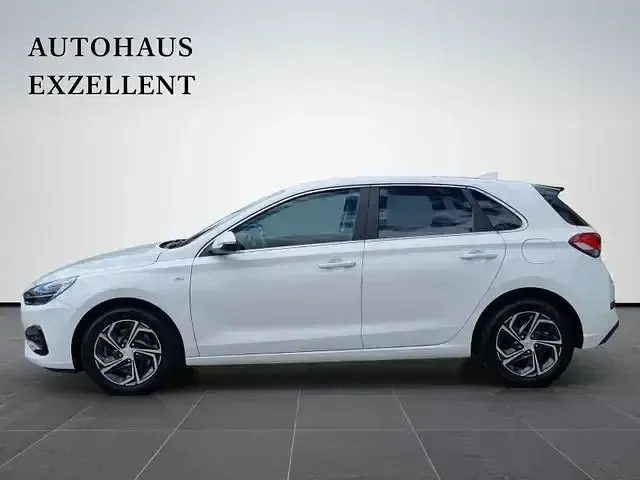 Gebraucht Hyundai i30 136 PS (100 kW) 2021 Weiß Limousine