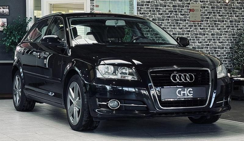 Schwarz Gebraucht 2011 Audi A3 Attraction Limousine | 6.490 € (Fairer Preis) - Bild 1/4