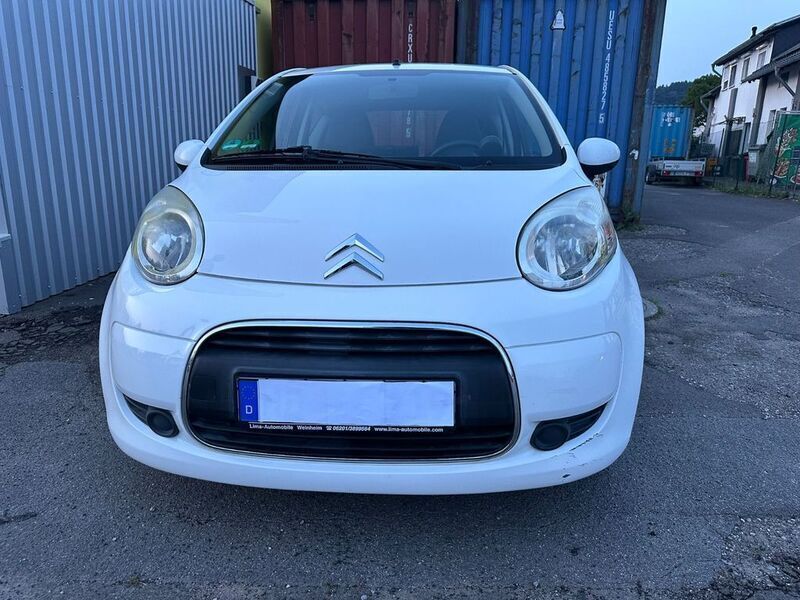 Weiß Gebraucht 2009 Citroën C1 Style Kleinwagen | 1.950 € (Guter Preis) - Bild 1/4