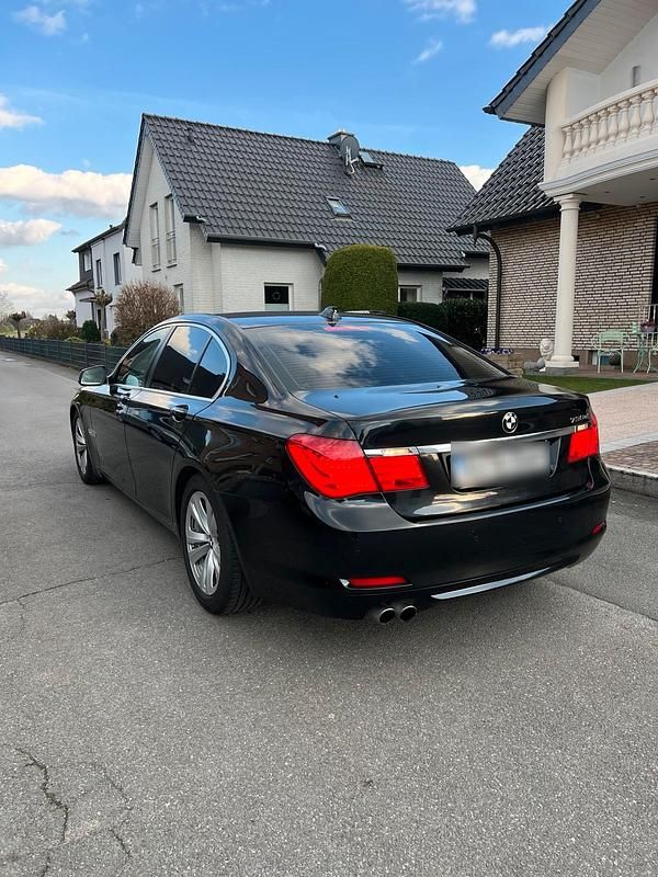 Gebraucht BMW 730 245 PS (180 kW) 2010 Schwarz Limousine