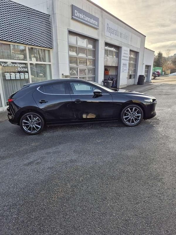 Gebraucht Mazda 3 Selection 122 PS (89 kW) 2023 Jet black Kleinwagen