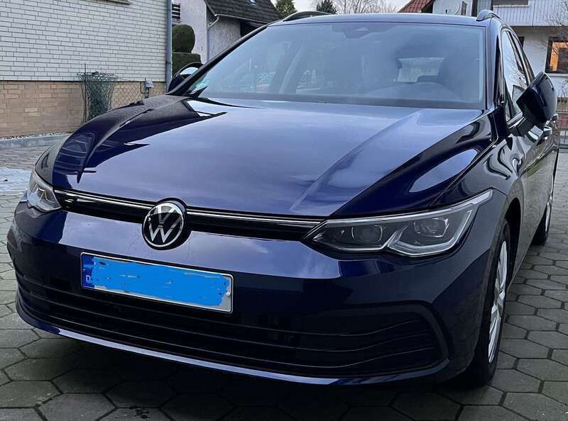 Blau Gebraucht 2021 VW Golf VIII Life Kombi | 23.500 € (Fairer Preis) - Bild 1/4