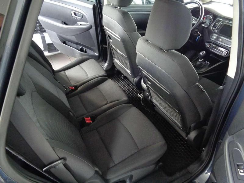 Gebraucht Kia Carens DREAM-TEAM Edition 135 PS (99 kW) 2015 Newportblau met. Van / Kleinbus
