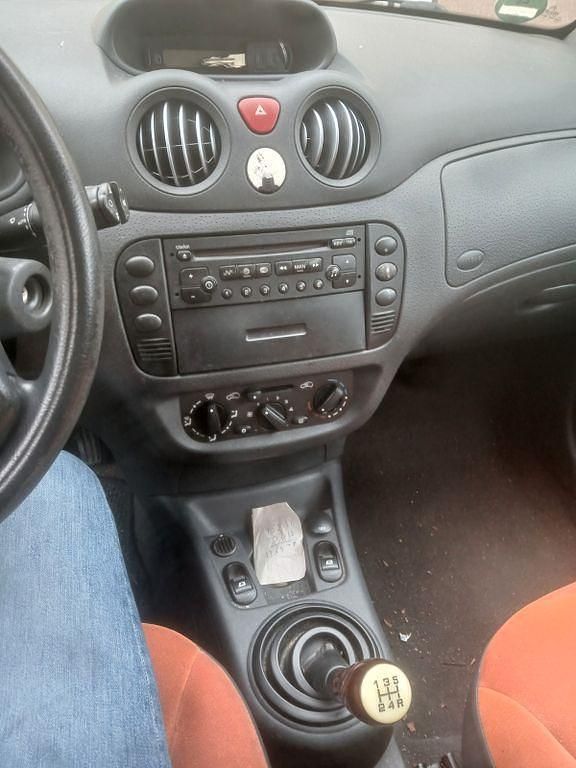 Schwarz Gebraucht 2004 Citroën C2 Kleinwagen | 1.400 € (Fairer Preis) - Bild 1/4