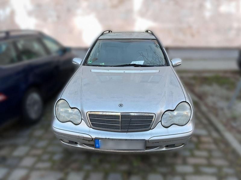 Silber Gebraucht 2002 Mercedes C180 Classic Kombi | 900 € (Fairer Preis) - Bild 1/4