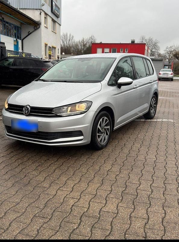 Gebraucht VW Touran Trendline 116 PS (85 kW) 2016 Silber Van / Kleinbus