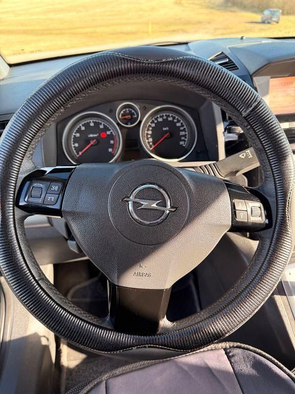 Gebraucht Opel Zafira 140 PS (102 kW) 2013 Schwarz Van / Kleinbus