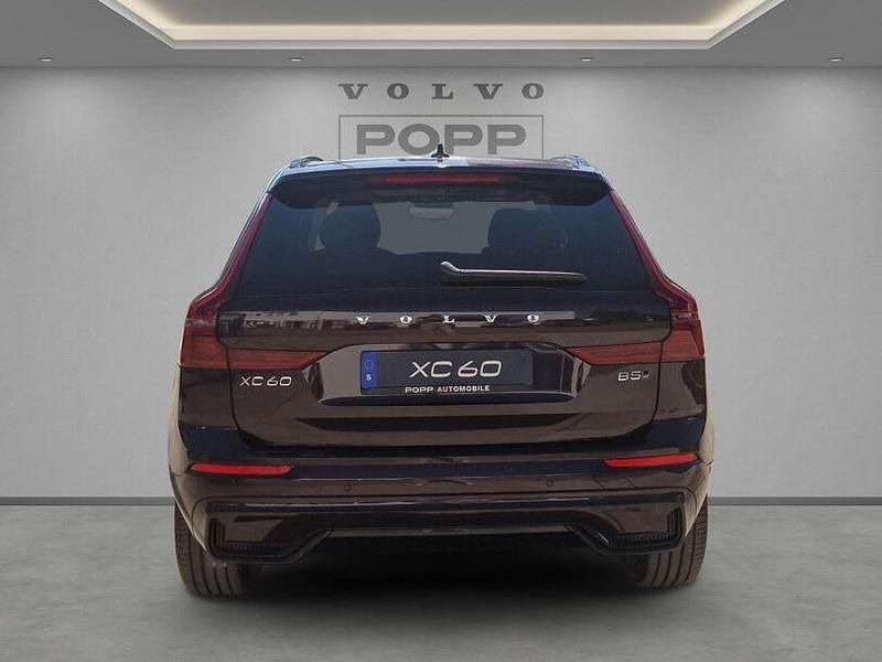 Gebraucht Volvo XC60 Plus 250 PS (183 kW) 2025 Mulberry red SUV