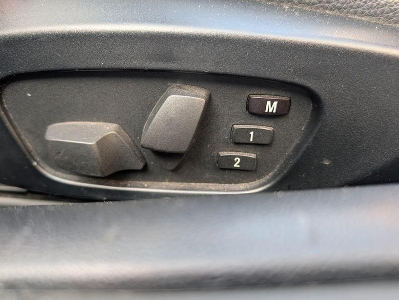 Gebraucht BMW 318 Cabriolet 143 PS (105 kW) 2011 Schwarz Cabrio