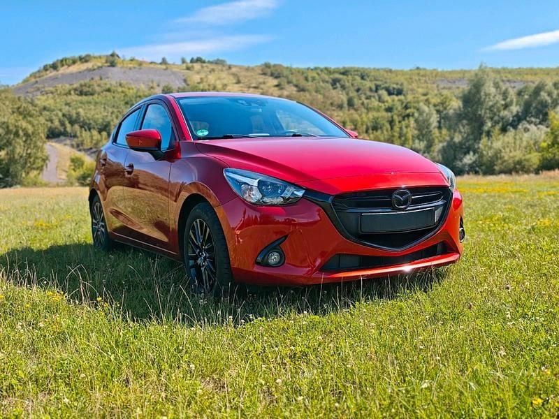 Rot Gebraucht 2016 Mazda 2 Sports-Line Kleinwagen | 8.190 € (Guter Preis) - Bild 1/4
