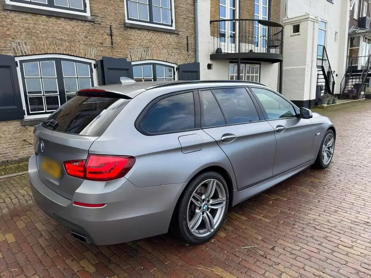 Gebraucht BMW M550 381 PS (280 kW) 2013 Grau Limousine