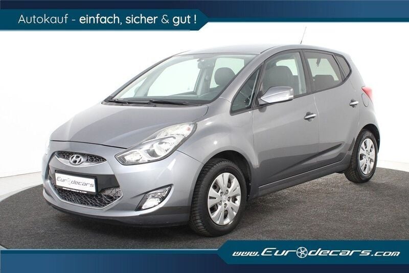 Grau Gebraucht 2011 Hyundai ix20 Van / Kleinbus | 5.950 € (Guter Preis) - Bild 1/4