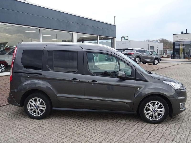 Gebraucht Ford Tourneo Titanium 120 PS (88 kW) 2019 Magnetic grau metallic Kombi