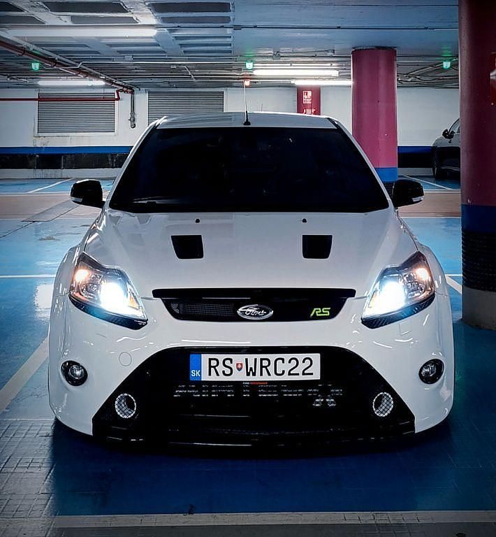 Gebraucht Ford Focus RS 420 PS (308 kW) 2009 Weiß Limousine