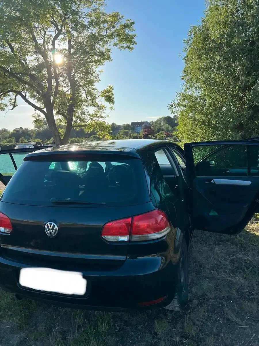 Gebraucht VW Golf VII 105 PS (77 kW) 2012 Schwarz Limousine