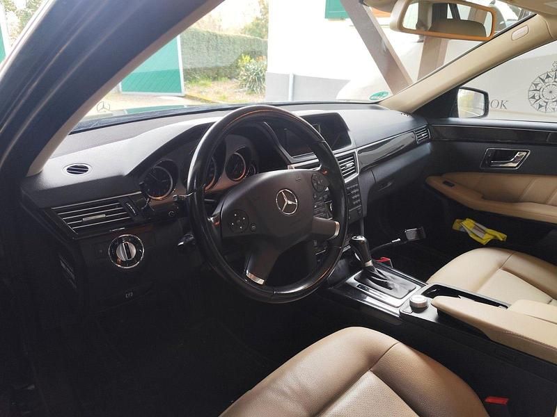 Gebraucht Mercedes E220 Avantgarde 170 PS (125 kW) 2010 Braun Kombi