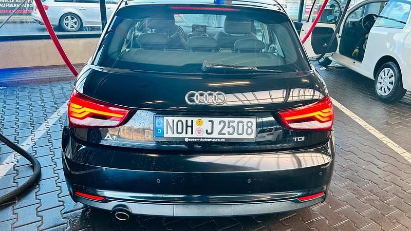 Gebraucht Audi A1 Sportback 90 PS (66 kW) 2018 Schwarz Kleinwagen
