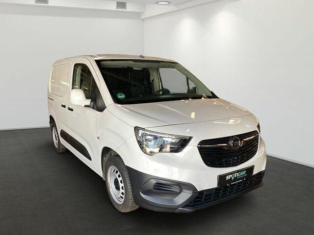 Używany Opel Combo Edition 110 KM (80 kW) 2021 Biały Minivan