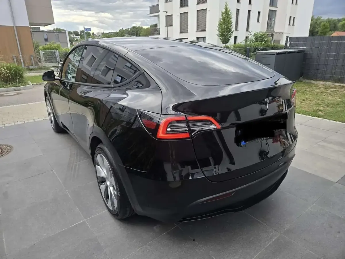 Gebraucht Tesla Model Y RWD 255 kW (347 PS) 2023 Schwarz SUV