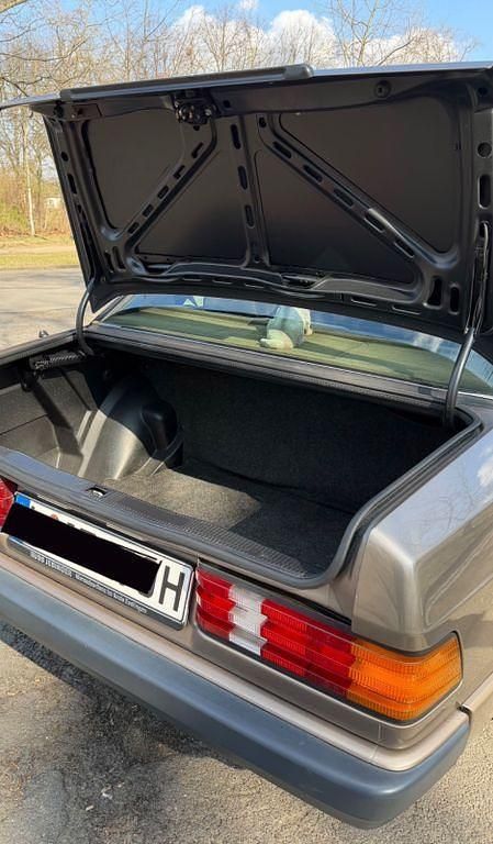 Gebraucht Mercedes 190 118 PS (86 kW) 1990 Braun Limousine