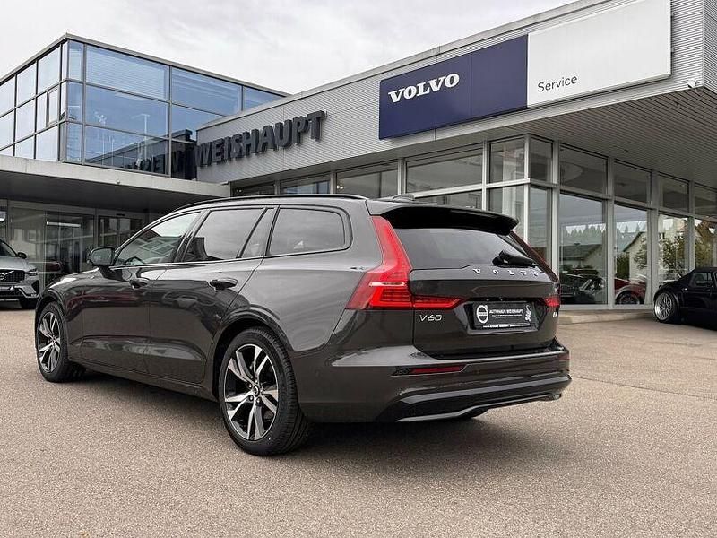 Gebraucht Volvo V60 Plus 197 PS (144 kW) 2025 Grau Kombi