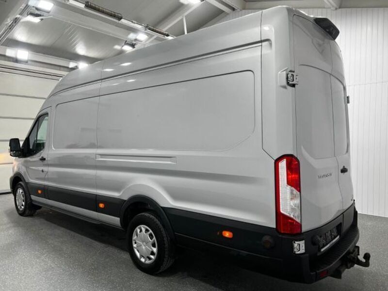 Gebraucht Ford Transit 131 PS (96 kW) 2020 Polarsilber (metallic) Van