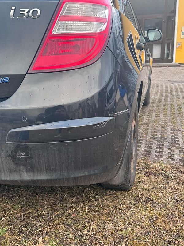 Gebraucht Hyundai i30 109 PS (80 kW) 2010 Schwarz Kleinwagen