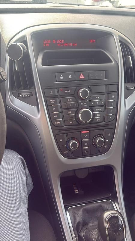 Usata Opel Astra 110 CV (80 kW) 2013 Blu Berlina
