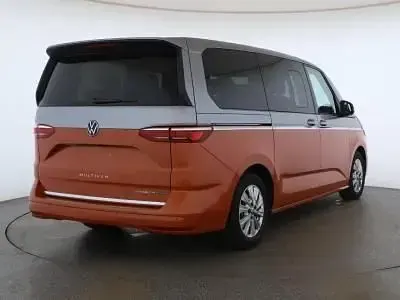 Gebraucht VW Multivan Style 177 PS (130 kW) 2025 Orange Van / Kleinbus