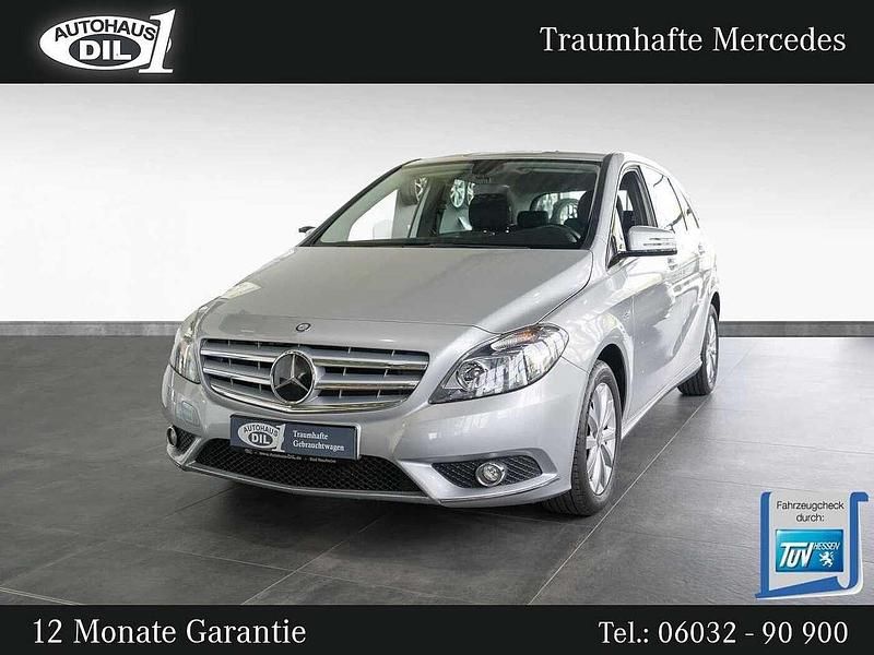 Silber Gebraucht 2011 Mercedes B180 Van / Kleinbus | 11.450 € - Bild 1/3