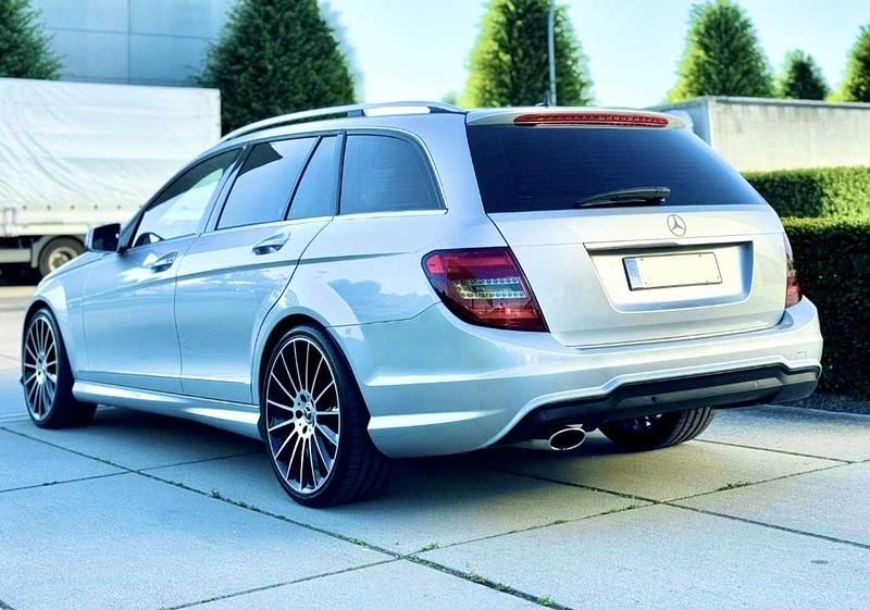 Silber Gebraucht 2014 Mercedes C180 AMG line Kombi | 16.799 € (Etwas zu teuer) - Bild 1/4