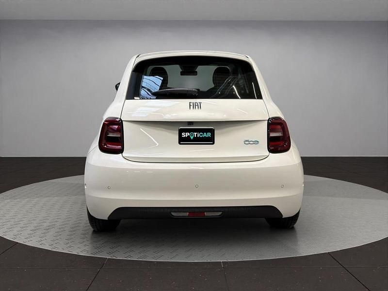 Neu Fiat 500e 69 kW (95 PS) 2026 Weiss Kleinwagen