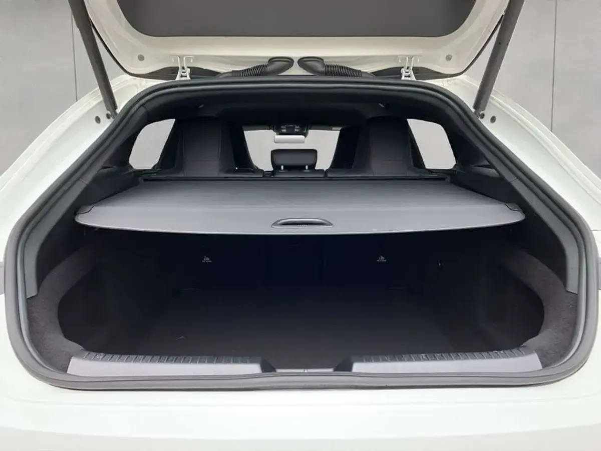 Gebraucht Mercedes CLA180 136 PS (100 kW) 2025 Polarweiß Limousine